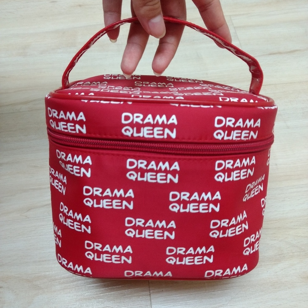 🌸Drama Queen pouch